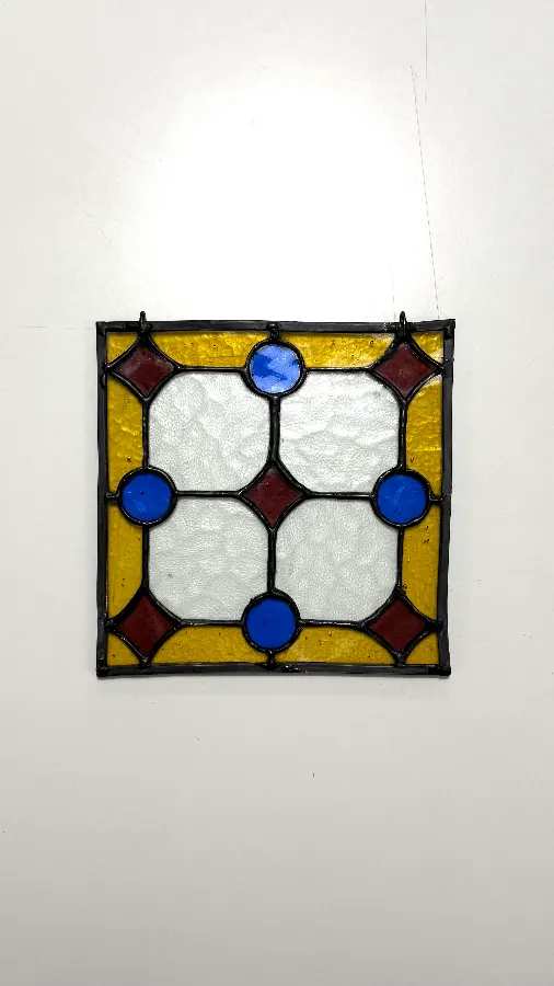 Vitrall artesanal «mosaic hidràulic» de 20 × 20 cm fet el juny de 2026 al taller va de vitralls.
